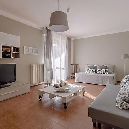 Natural Chic - Close To City Center And Beach - Parking Desenzano del Garda Eksteriør bilde