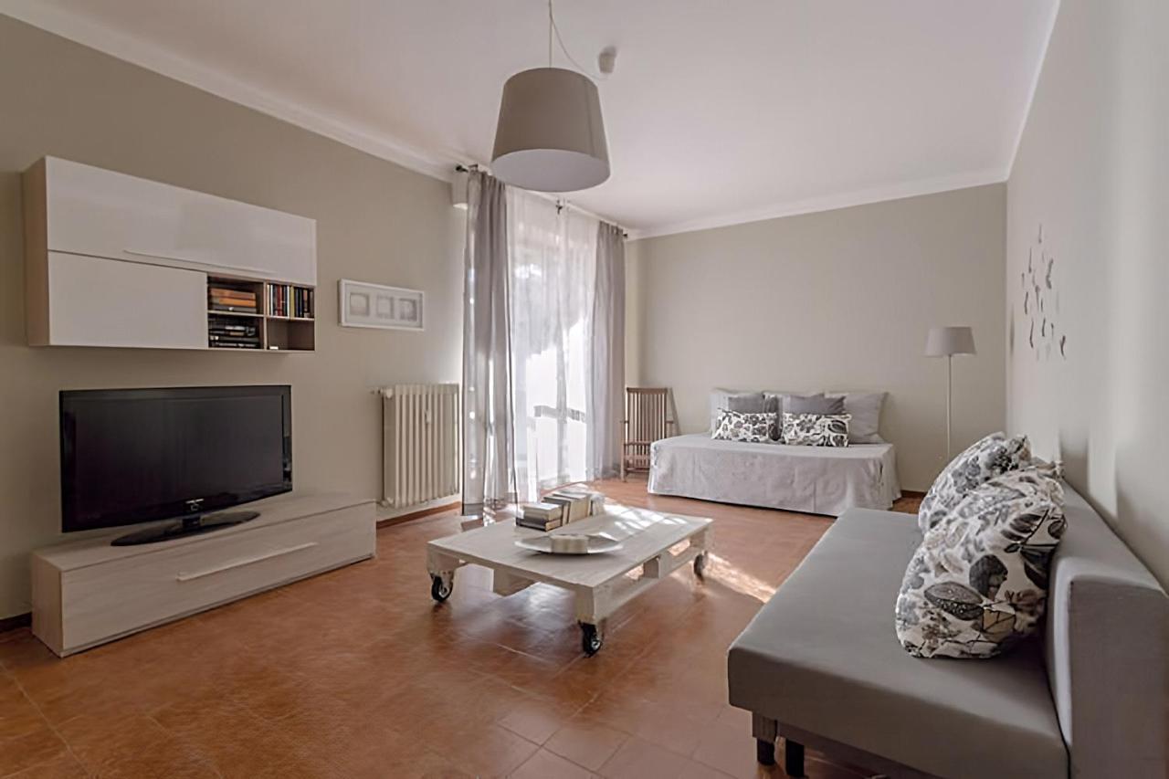 Natural Chic - Close To City Center And Beach - Parking Desenzano del Garda Eksteriør bilde