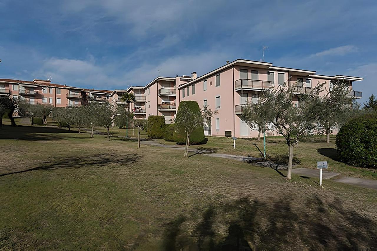Natural Chic - Close To City Center And Beach - Parking Desenzano del Garda Eksteriør bilde
